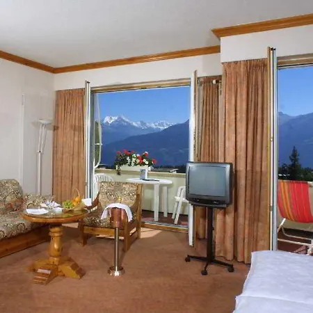 Hotell Alpina & Savoy 4*
